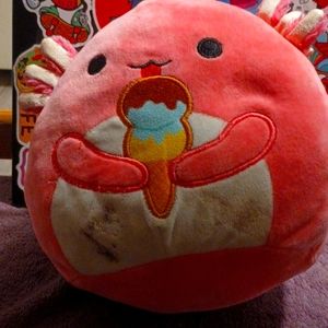 Axolote with ice cream